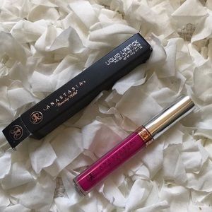 Anastasia Beverly hills liquid lipstick in RIO